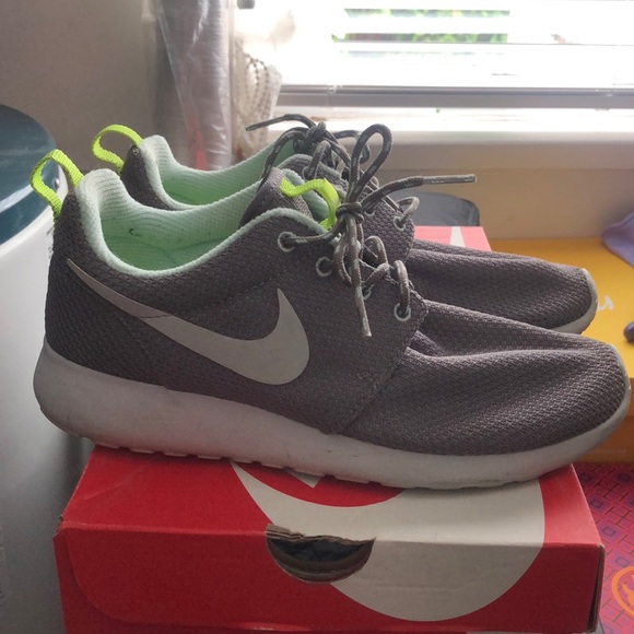 Nike Roshe Run - Picture 4 of 5